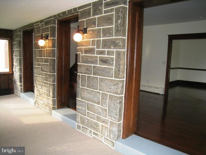 236 President Avenue Rutledge, PA 19070 - Photo 5 of 24 Enclosed Porch