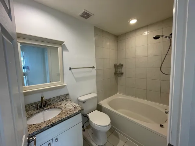 $1,900 | 4865 Habersham Lane, Summerville, SC 29485