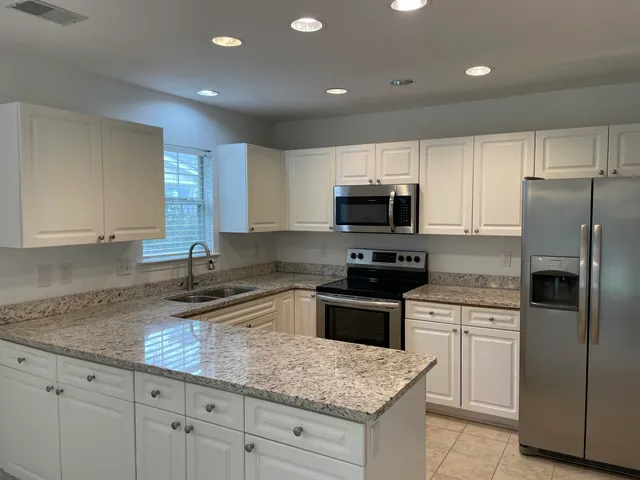 $1,900 | 4865 Habersham Lane, Summerville, SC 29485