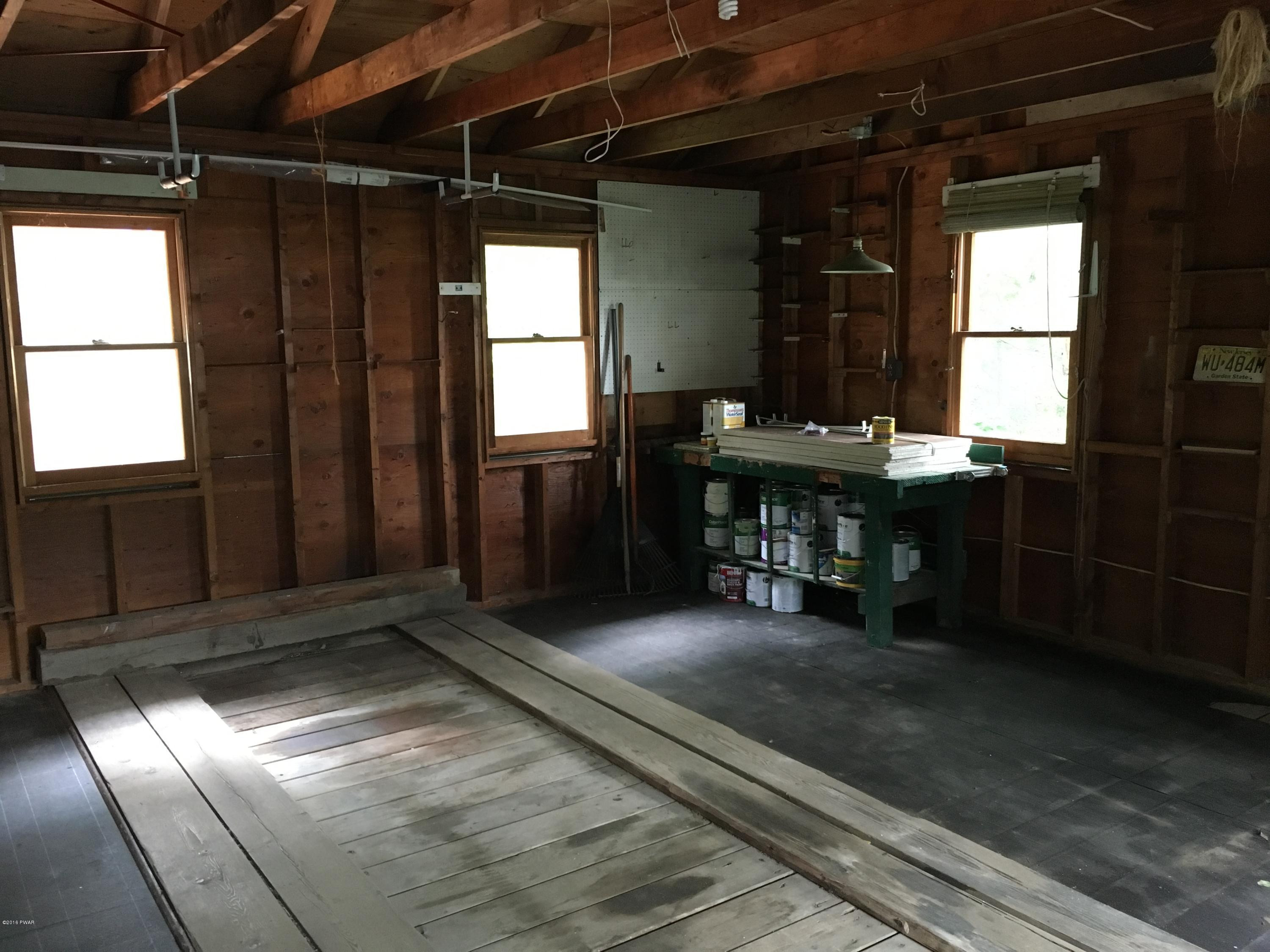 165 Foster Hill Road Milford, PA 18337 - Photo 34 of 37 Work Space in Garage