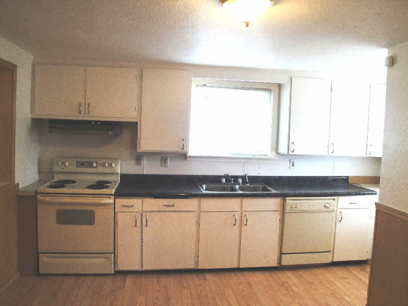 106 24th Street Bay City, MI 48708 - Photo 3 of 9 Gallery Image 3