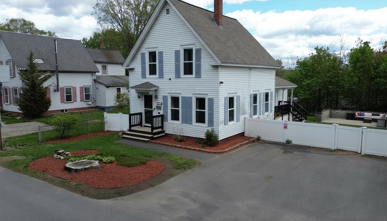 19 High Street Derry, NH 03038 - Photo 1 of 26 Gallery Image 1