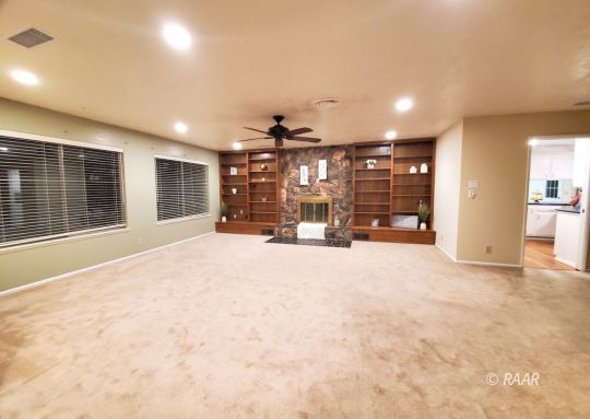 2025 West Ridgecrest Boulevard Ridgecrest, CA 93555 - Photo 8 of 33
