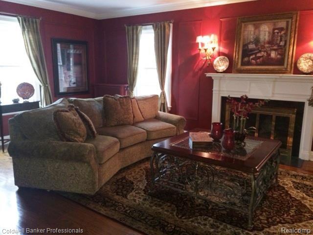 181 Touraine Road Grosse Pointe, MI 48236 - Photo 7 of 37 36.jpg