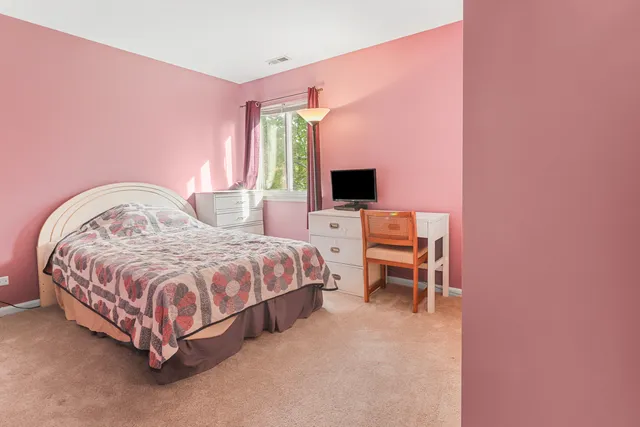 $299,900 | 6771 East Wellsley Court, Gurnee, IL 60031