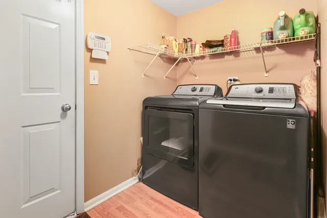 $299,900 | 6771 East Wellsley Court, Gurnee, IL 60031