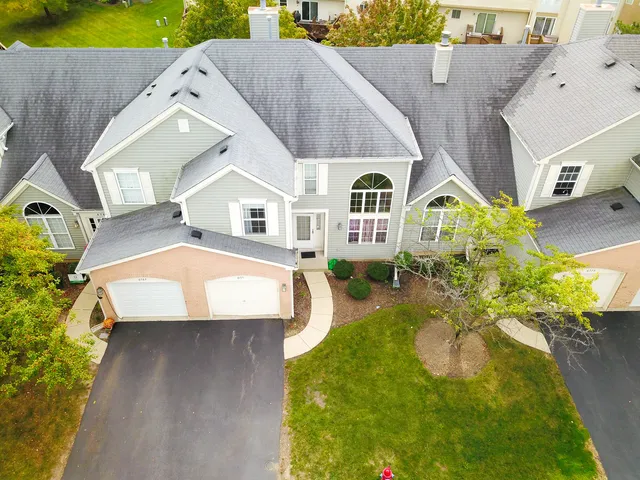 $299,900 | 6771 East Wellsley Court, Gurnee, IL 60031