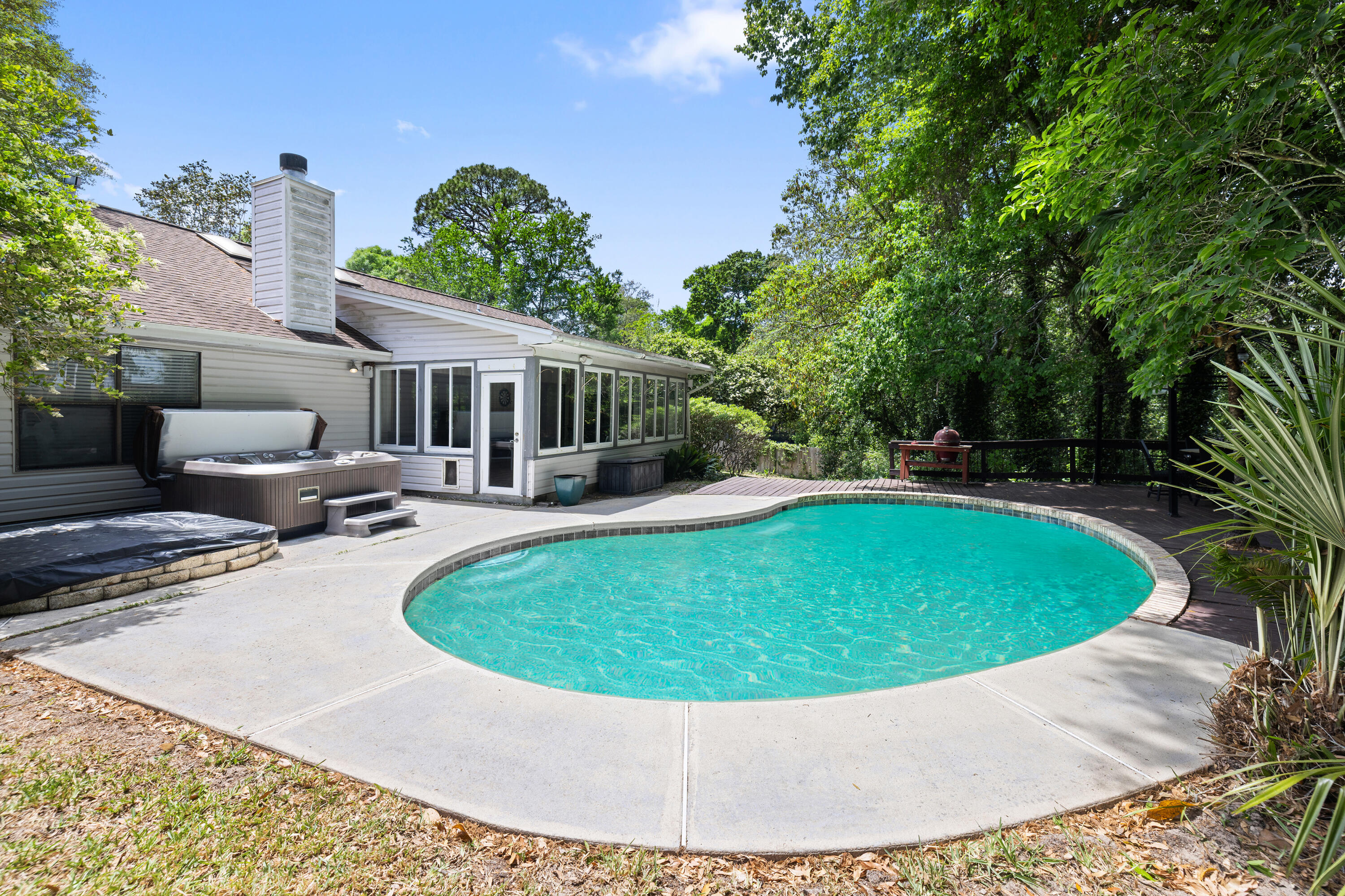314 Ruckel Drive Niceville, FL 32578 - Photo 2 of 66 a view of outdoor space yard and swimming pool