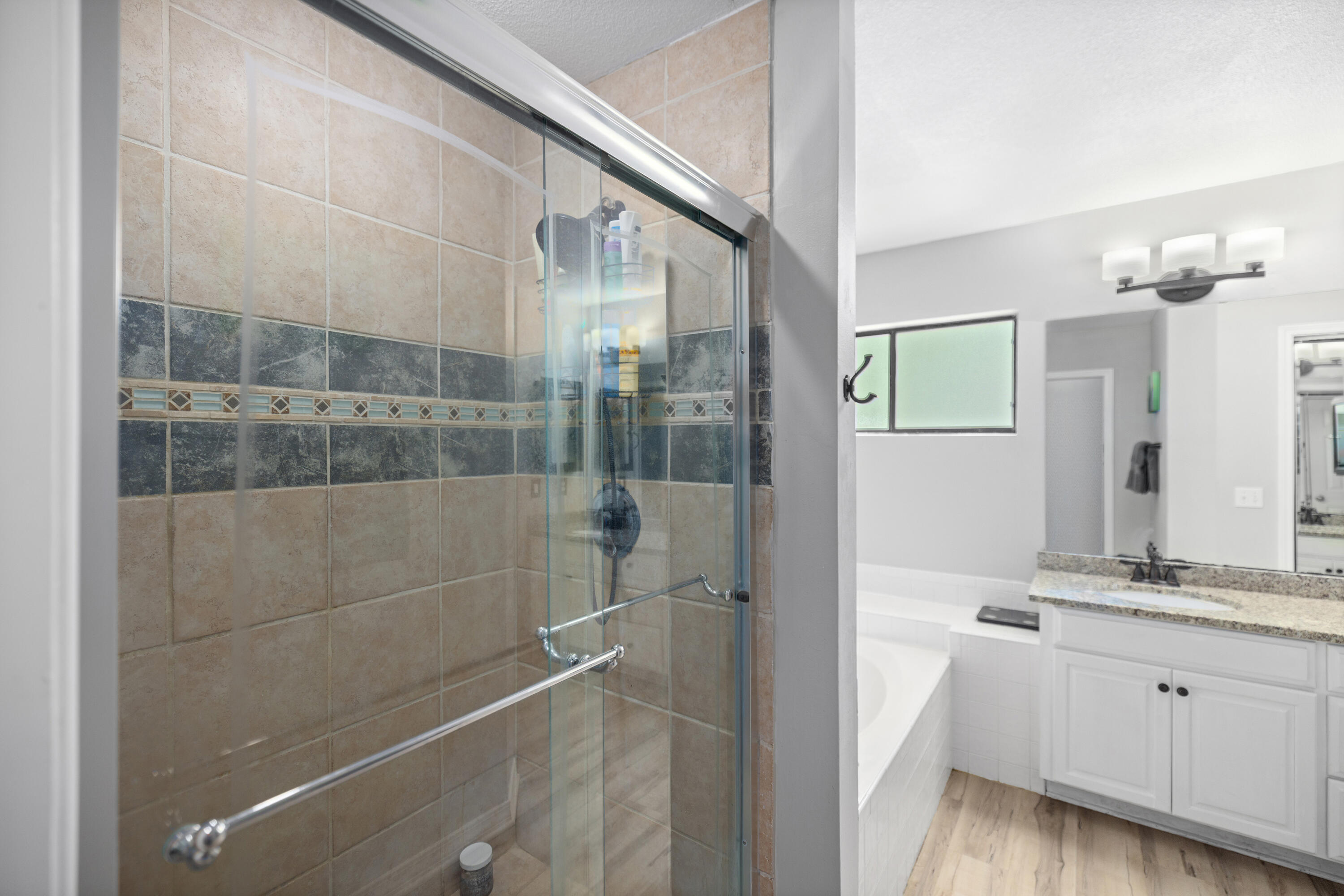 314 Ruckel Drive Niceville, FL 32578 - Photo 36 of 66 a bathroom with a sink and a mirror