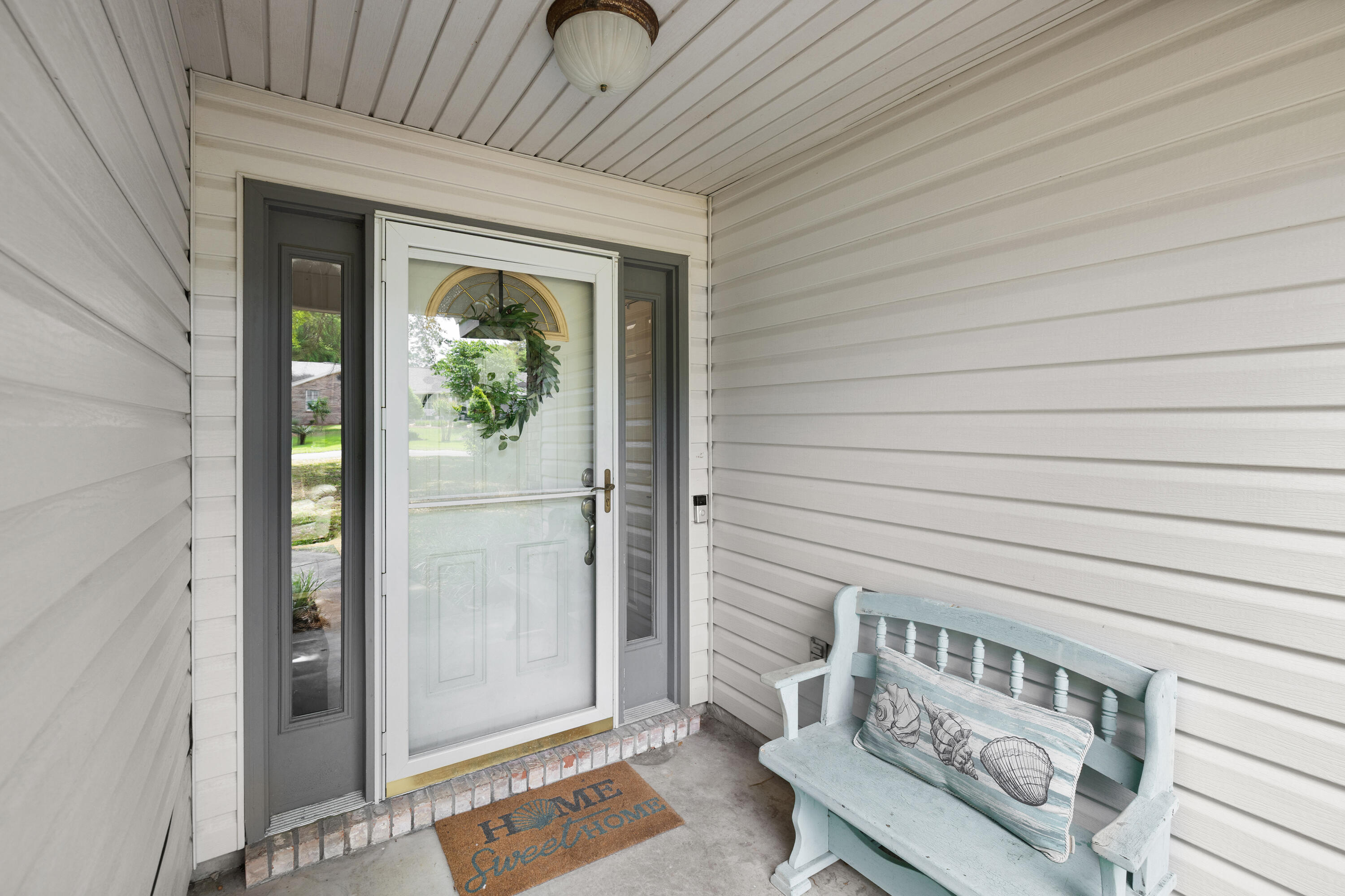 314 Ruckel Drive Niceville, FL 32578 - Photo 8 of 66 a view of an entryway with a balcony