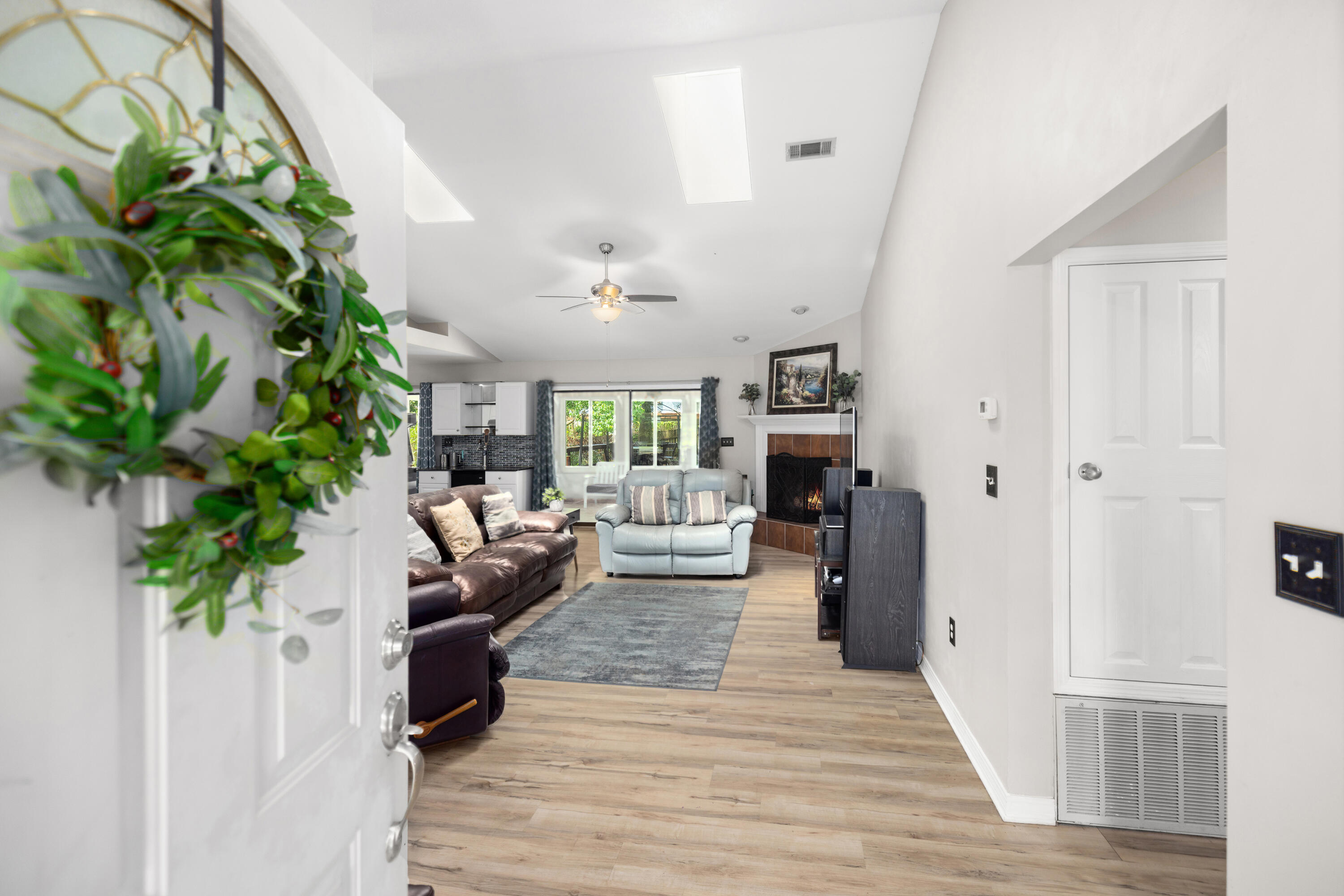 314 Ruckel Drive Niceville, FL 32578 - Photo 10 of 66 a living room with furniture and a potted plant