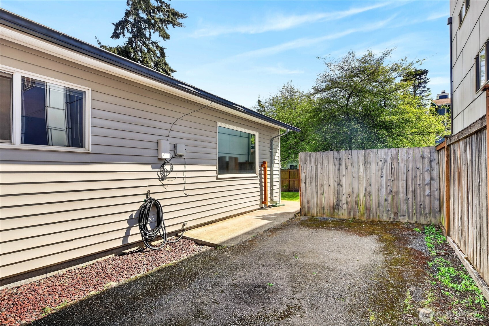 2827 Southwest Nevada Street Seattle, WA 98126 - Photo 5 of 19