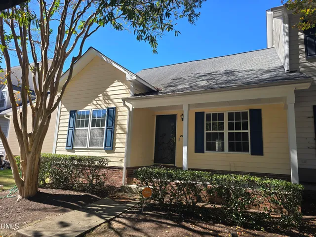 $1,625 | 241 Commons Drive, Holly Springs, NC 27540