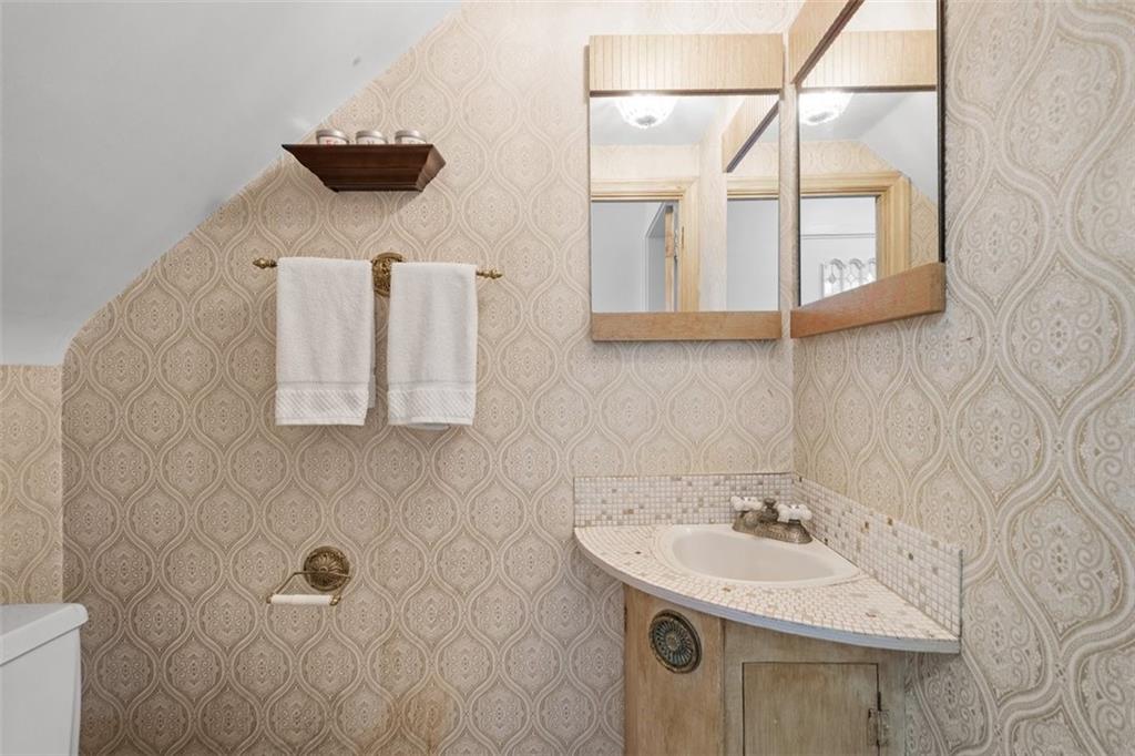 2009 Murdstone Road Pittsburgh, PA 15241 - Photo 22 of 45 Gallery Image 22