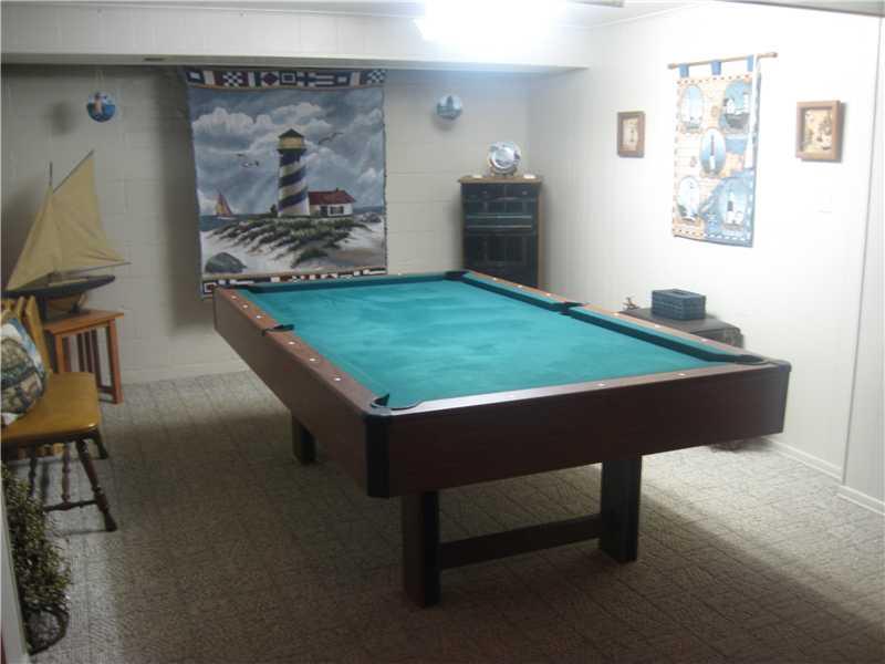 508 Center Road Monroeville, PA 15146 - Photo 8 of 12 Family Room.