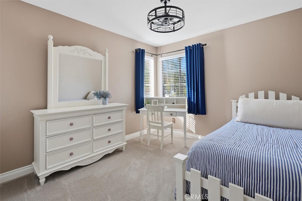 29053 Raintree Lane Saugus, CA 91390 - Photo 28 of 36