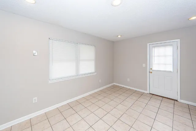 $1,600 | 207 Tupperway Drive, Summerville, SC 29483