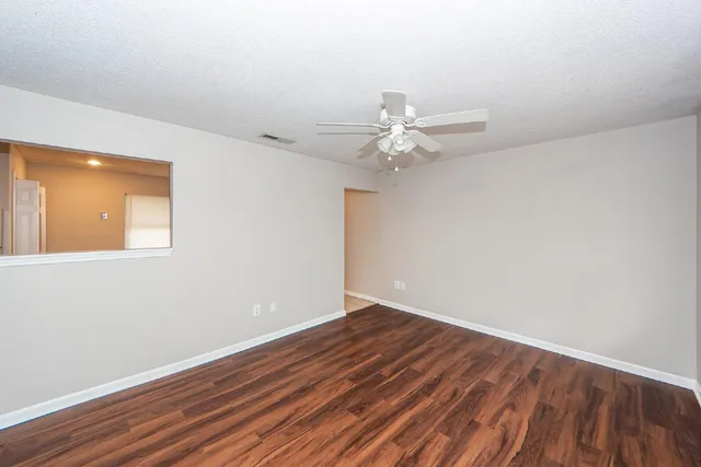 $1,600 | 207 Tupperway Drive, Summerville, SC 29483