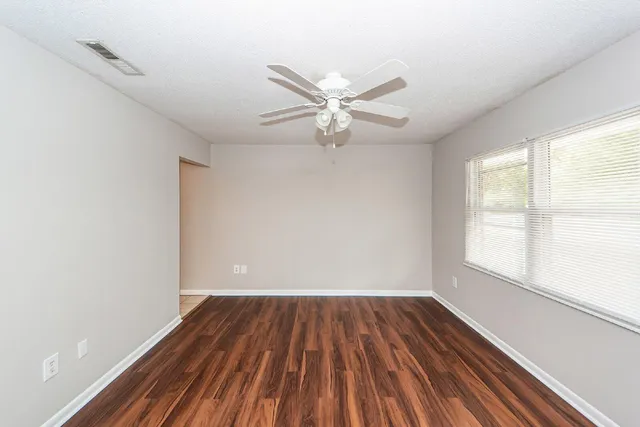 $1,600 | 207 Tupperway Drive, Summerville, SC 29483