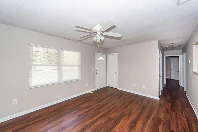 $1,600 | 207 Tupperway Drive, Summerville, SC 29483