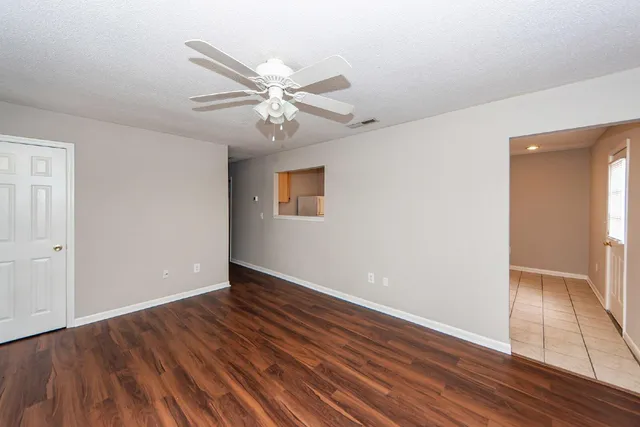 $1,600 | 207 Tupperway Drive, Summerville, SC 29483