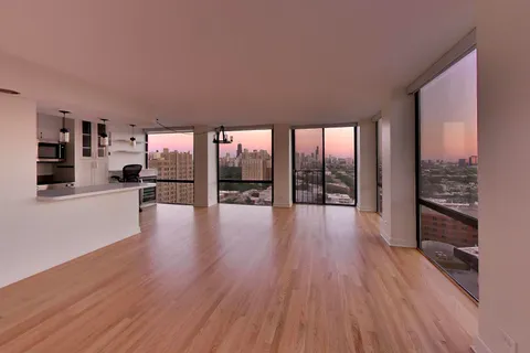 $499,000 | 345 West Fullerton Parkway, Unit 1905, Chicago, IL 60614