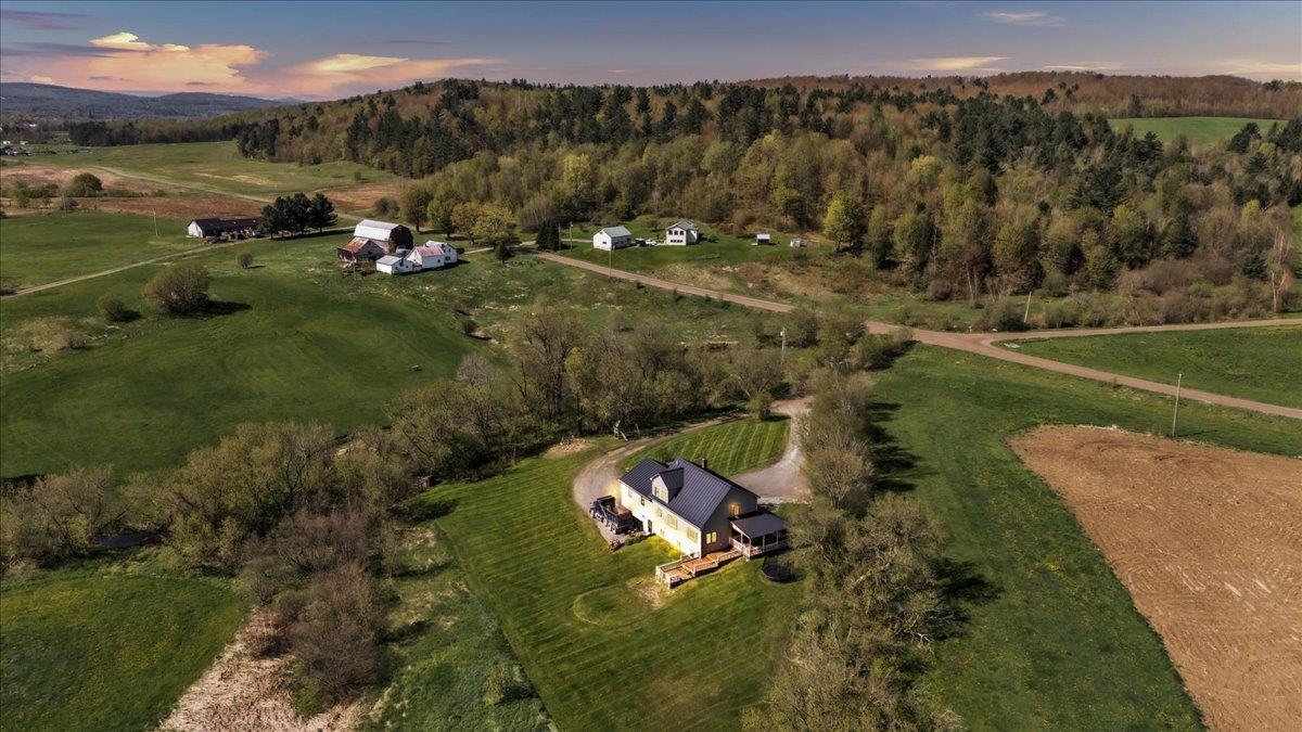 1565 Marvin Road Berkshire, VT 05476 - Photo 4 of 59