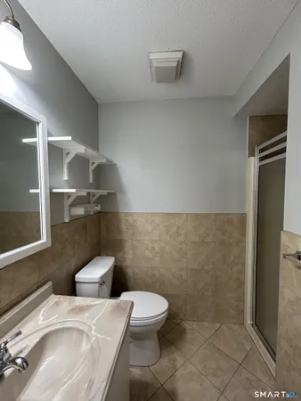 $2,400 | 90 Little Oak Lane, Unit 90, Rocky Hill, CT 06067