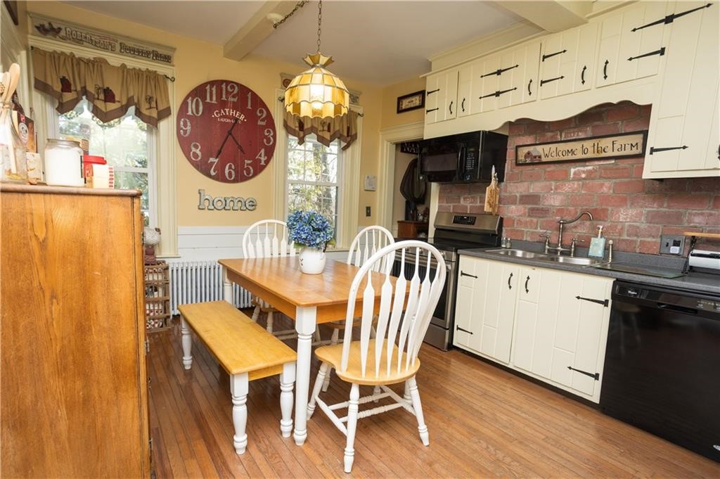70 Woodland Road Woonsocket, RI 02895 - Photo 4 of 40