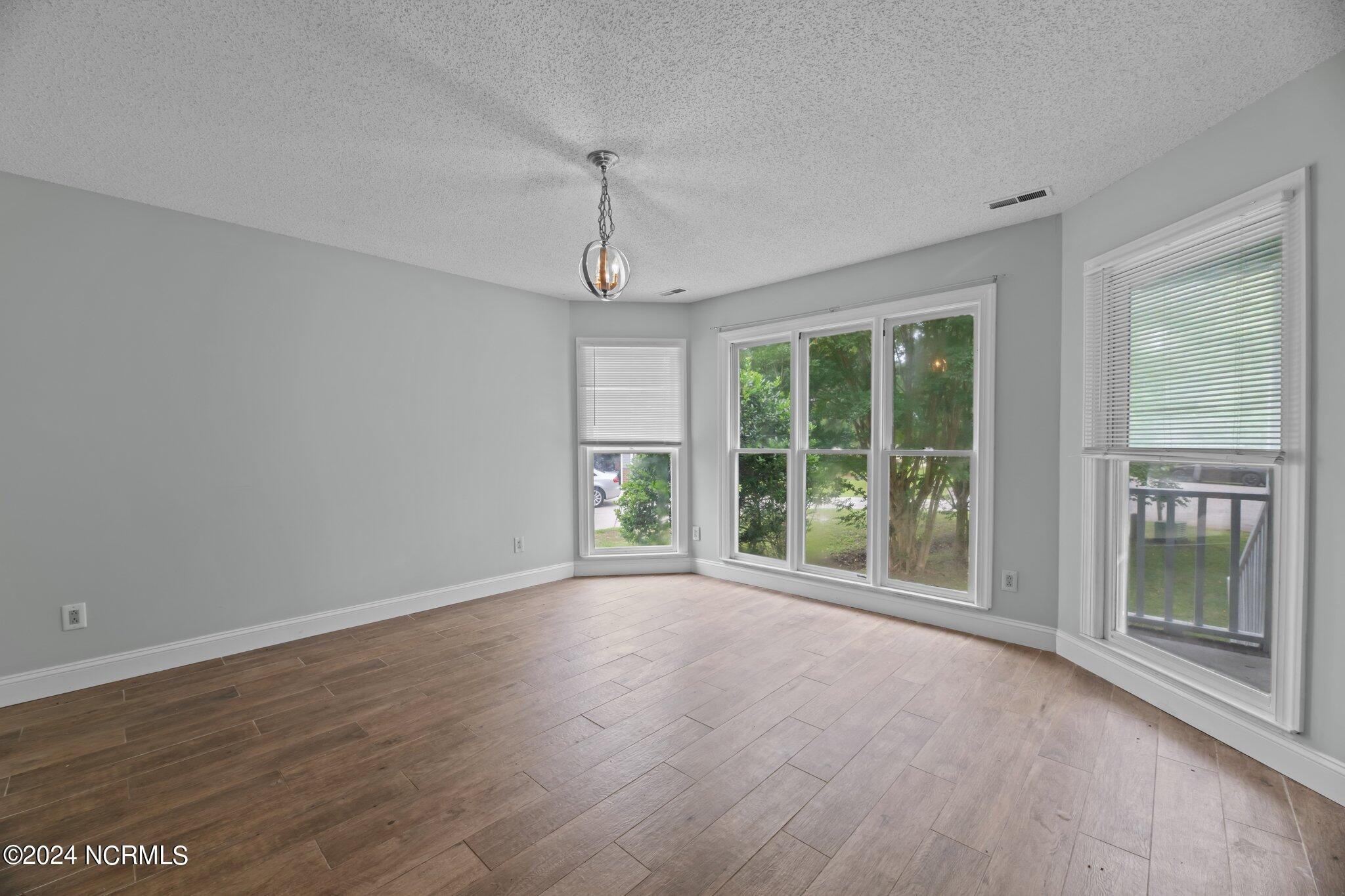 912 Shipyard Point New Bern, NC 28560 - Photo 18 of 50 Dining