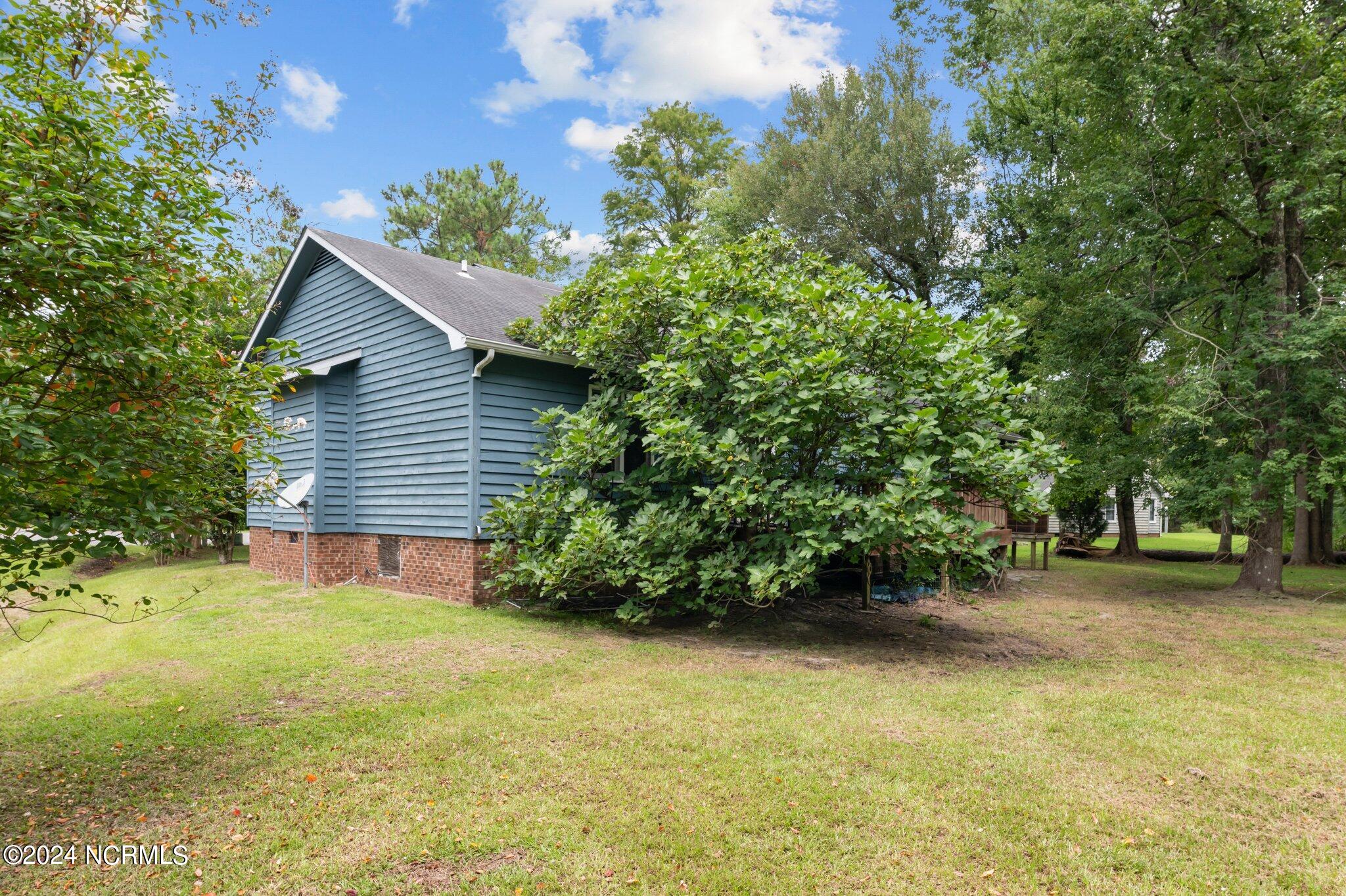 912 Shipyard Point New Bern, NC 28560 - Photo 32 of 50 Back