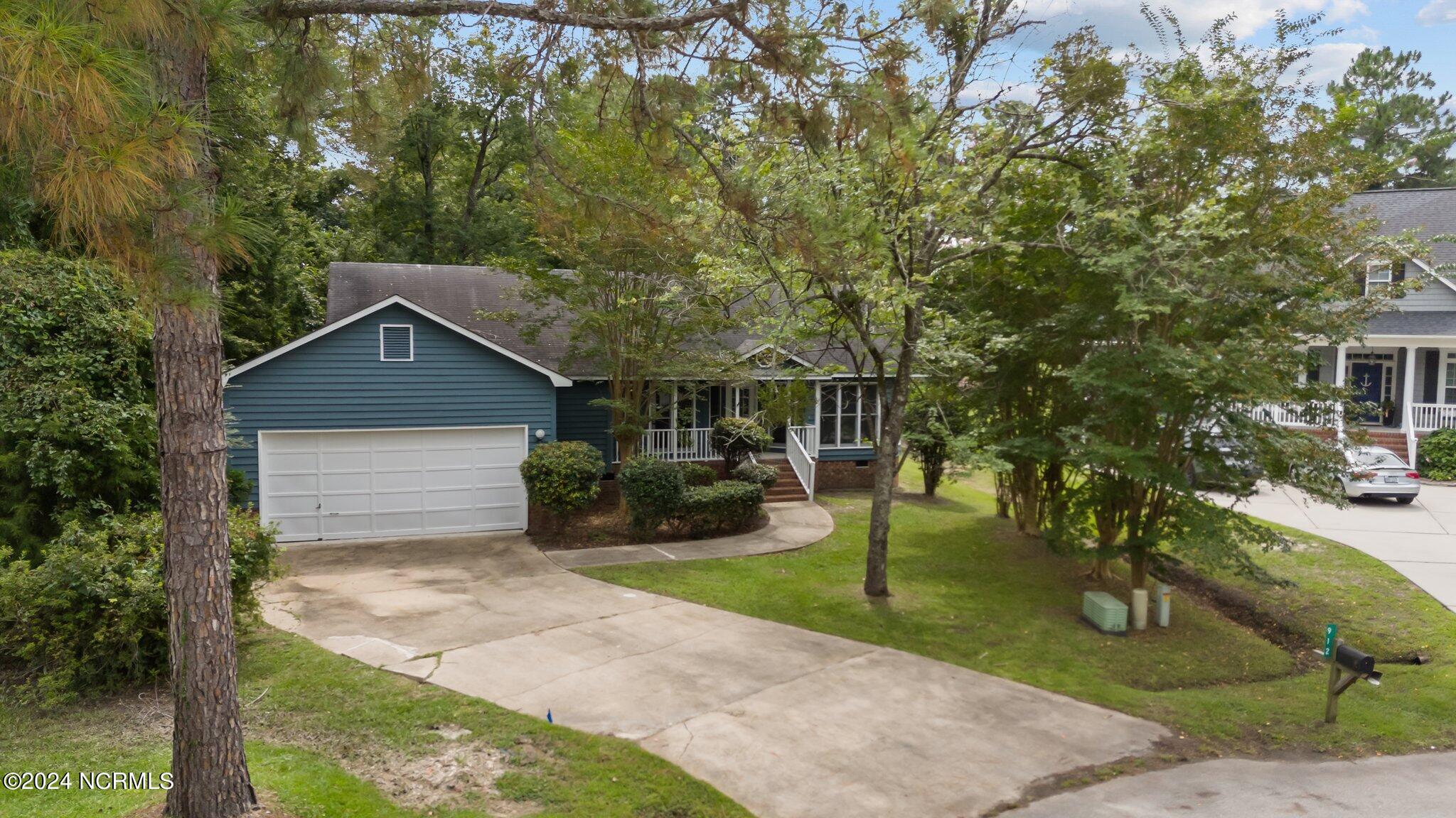 912 Shipyard Point New Bern, NC 28560 - Photo 7 of 50 Front