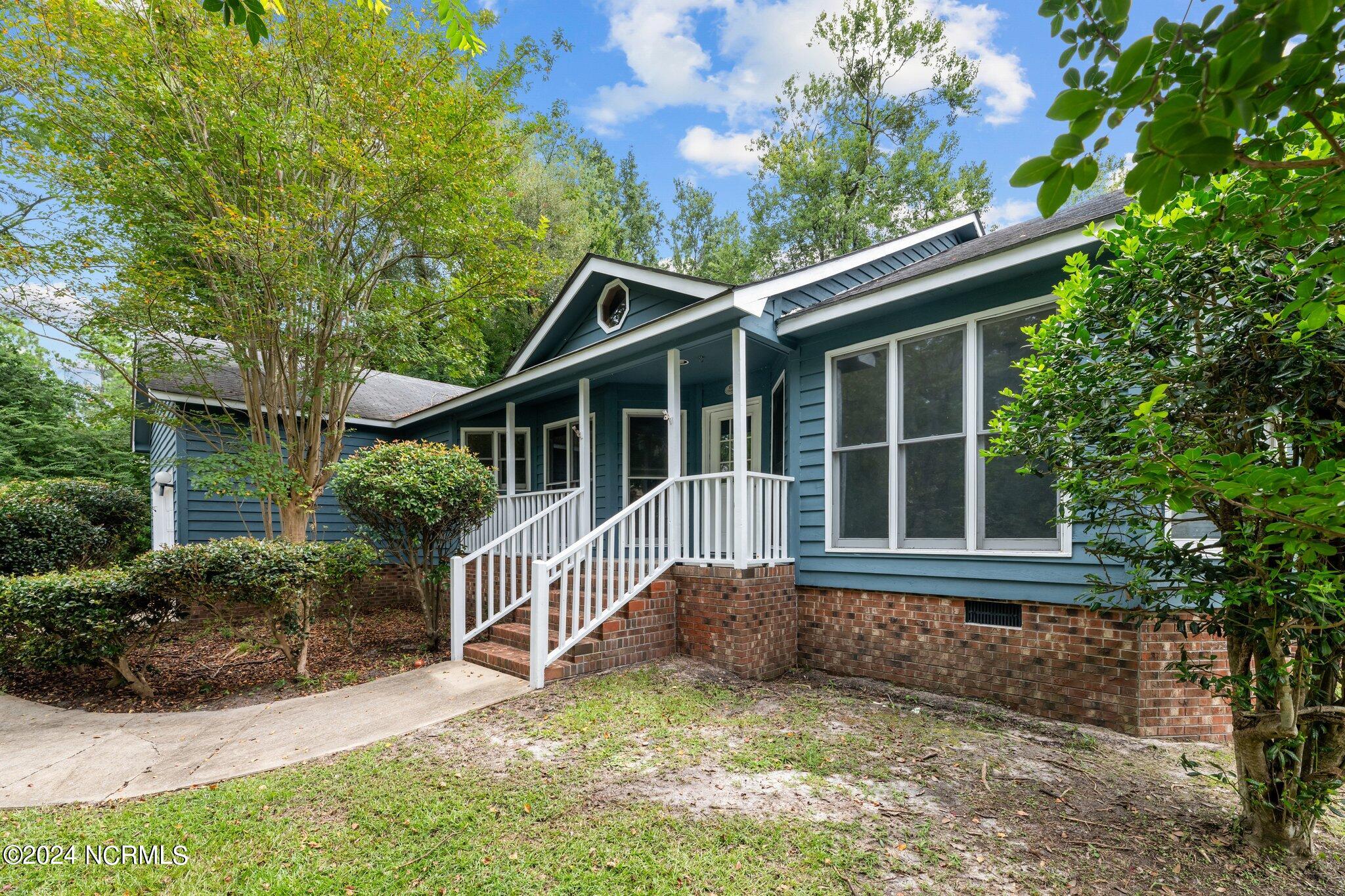 912 Shipyard Point New Bern, NC 28560 - Photo 9 of 50 Front