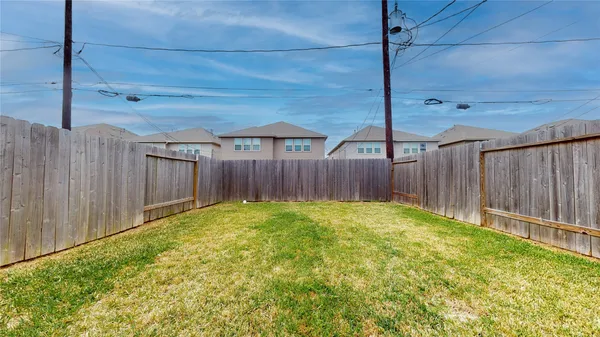 $2,150 | 519 Dr. Martin Luther King Jr. Dr., La Porte, TX 77571