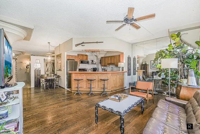 $439,000 | 10 Bay Street Landing, Unit 5J | Tompkinsville