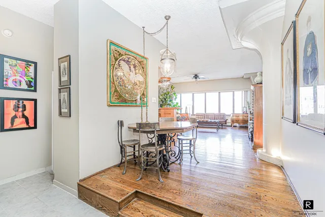 $439,000 | 10 Bay Street Landing, Unit 5J | Tompkinsville