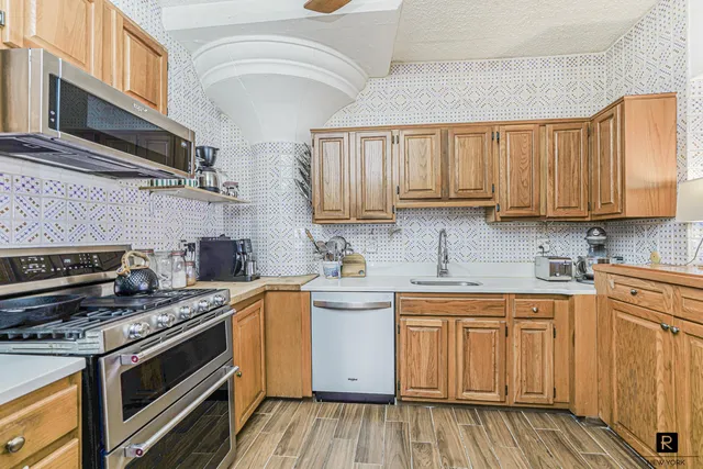 $439,000 | 10 Bay Street Landing, Unit 5J | Tompkinsville