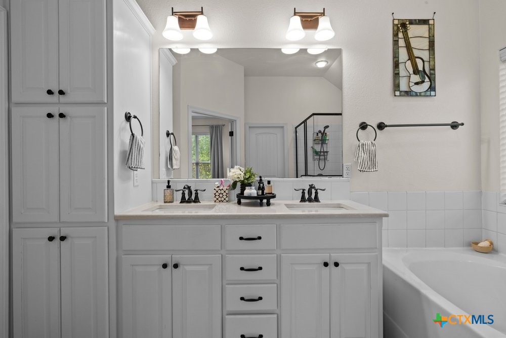 2402 Twin Ridge Court Belton, TX 76513 - Photo 26 of 42 Primary bathroom