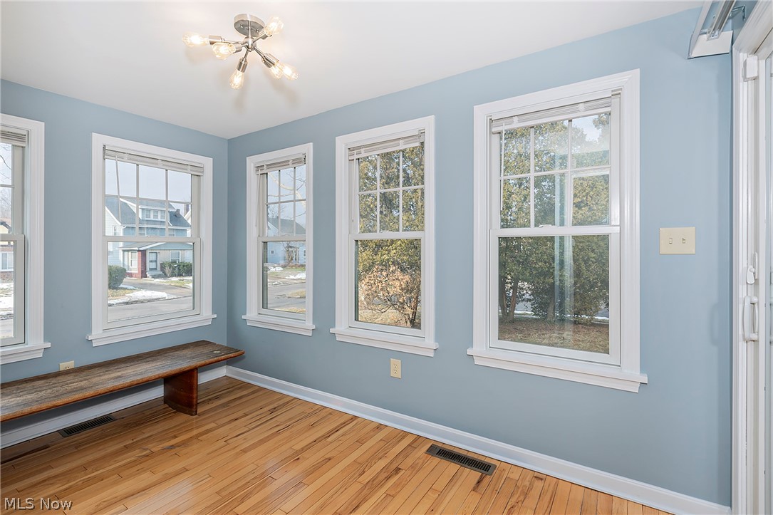 917 Brunswick Road Cleveland Heights, OH 44112 - Photo 13 of 42 Versatile sun room could make a great office or creative space.