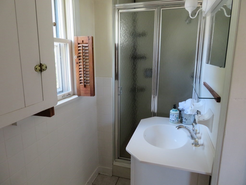 307 Dwight Road Springfield, MA 01108 - Photo 15 of 32