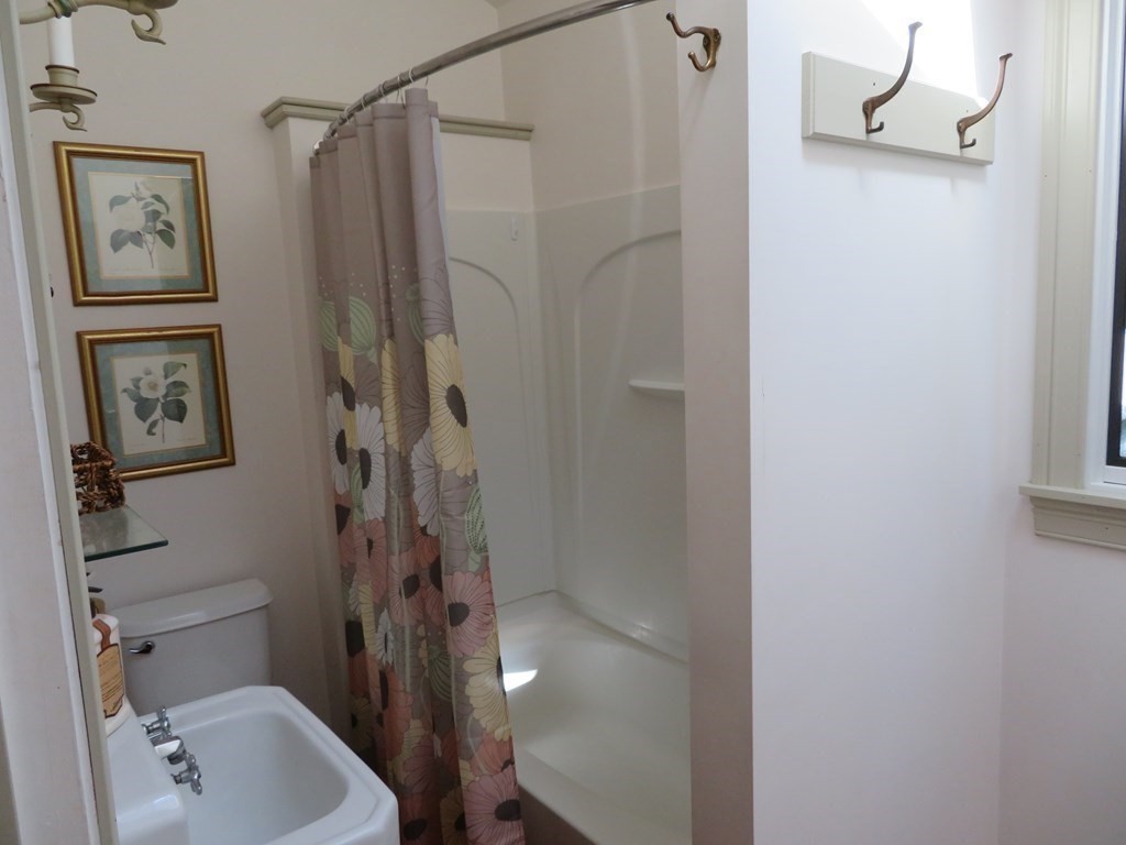 307 Dwight Road Springfield, MA 01108 - Photo 24 of 32