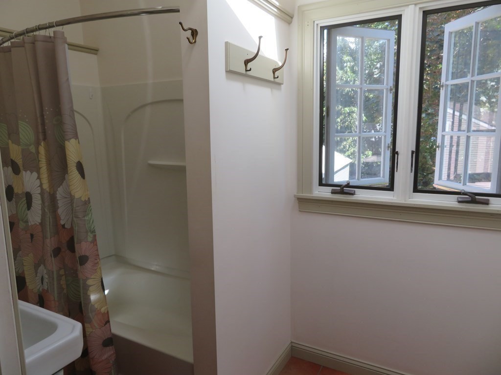 307 Dwight Road Springfield, MA 01108 - Photo 25 of 32