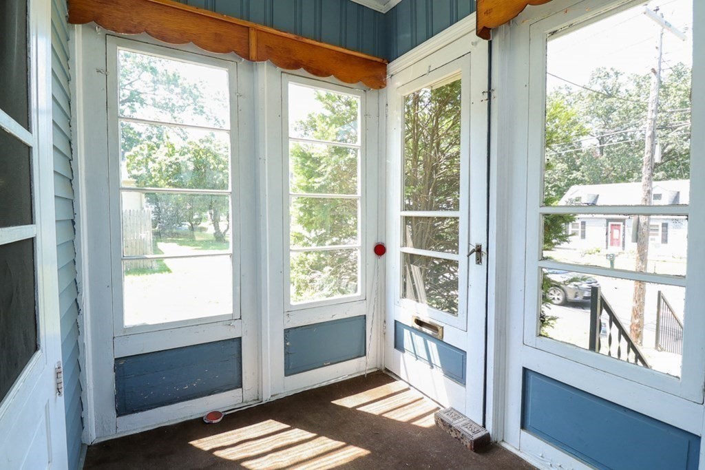 307 Dwight Road Springfield, MA 01108 - Photo 4 of 32