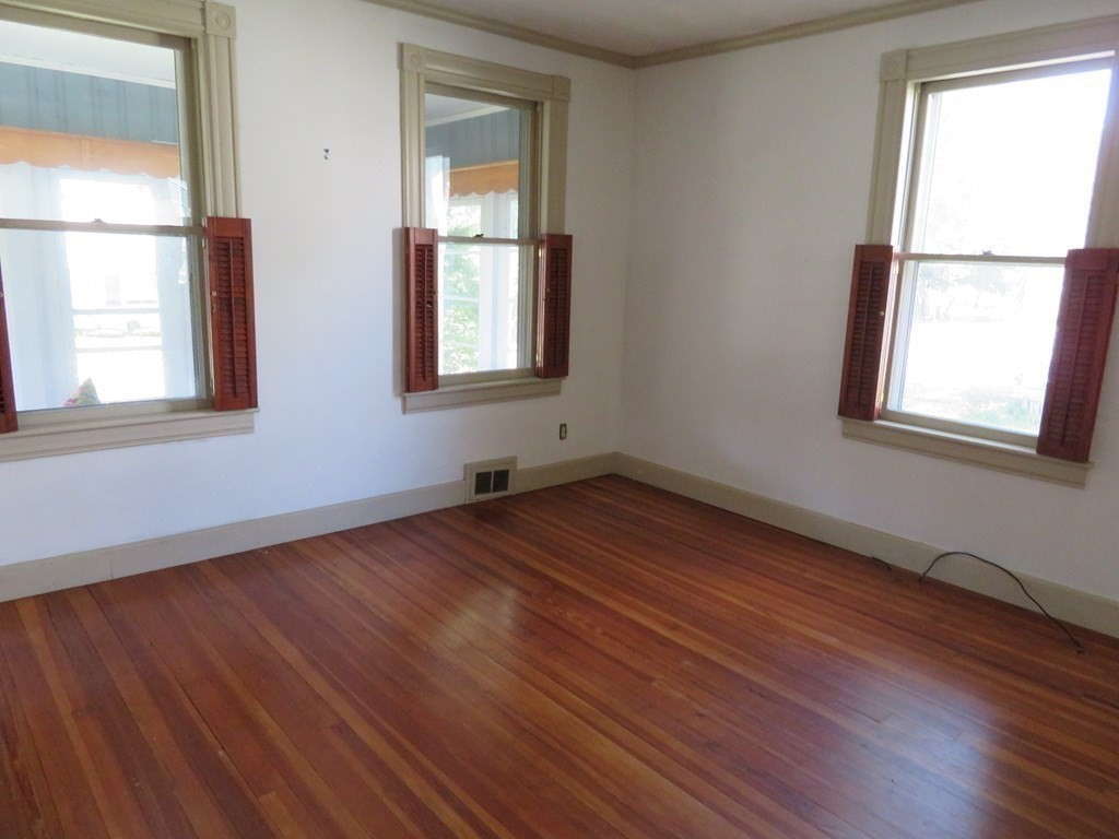 307 Dwight Road Springfield, MA 01108 - Photo 7 of 32