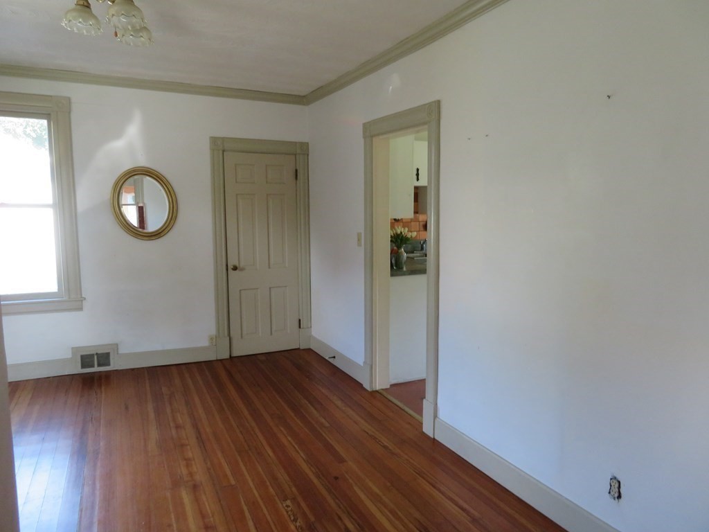 307 Dwight Road Springfield, MA 01108 - Photo 10 of 32
