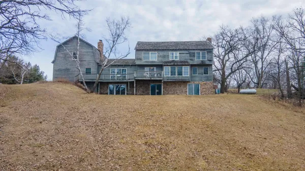 $849,900 | 8716 Fountain Grove Road, Amherst, WI 54406