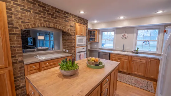 $849,900 | 8716 Fountain Grove Road, Amherst, WI 54406