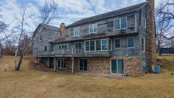 $849,900 | 8716 Fountain Grove Road, Amherst, WI 54406