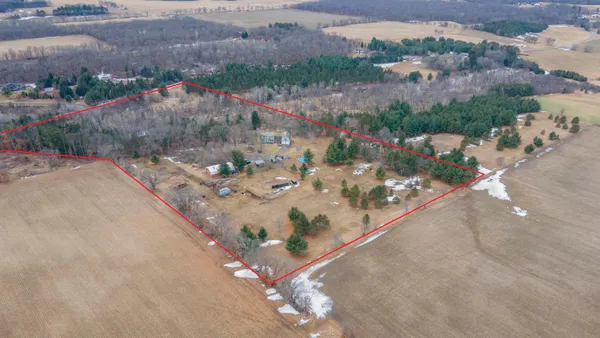 $849,900 | 8716 Fountain Grove Road, Amherst, WI 54406