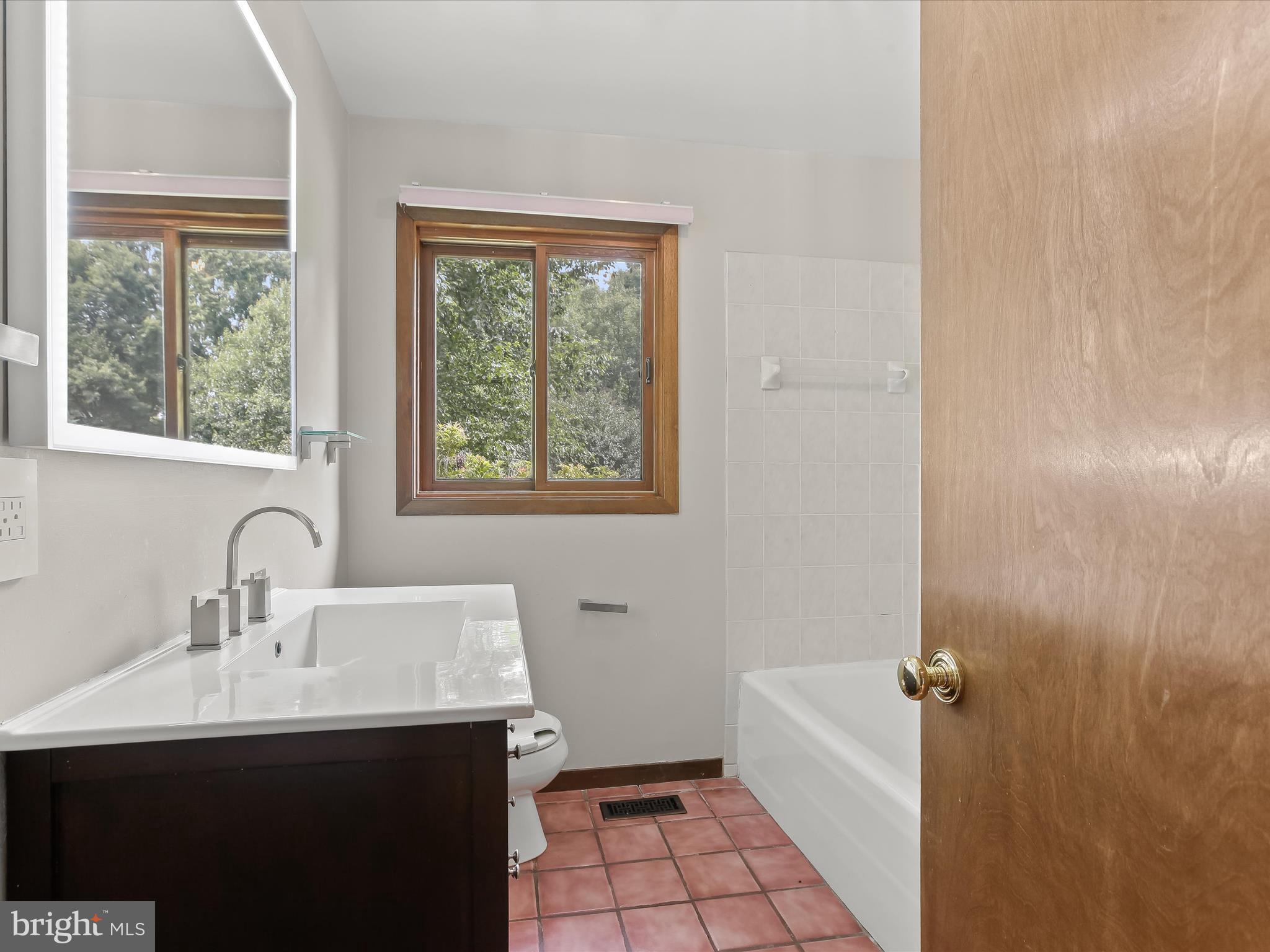 13275 Hunt Ridge Road Ellicott City, MD 21042 - Photo 38 of 62 Hall Full Bathroom